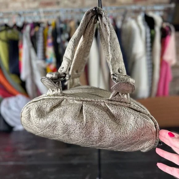 Chanel Matelasse Gold Leather Hand Bag - Picture 2 of 9